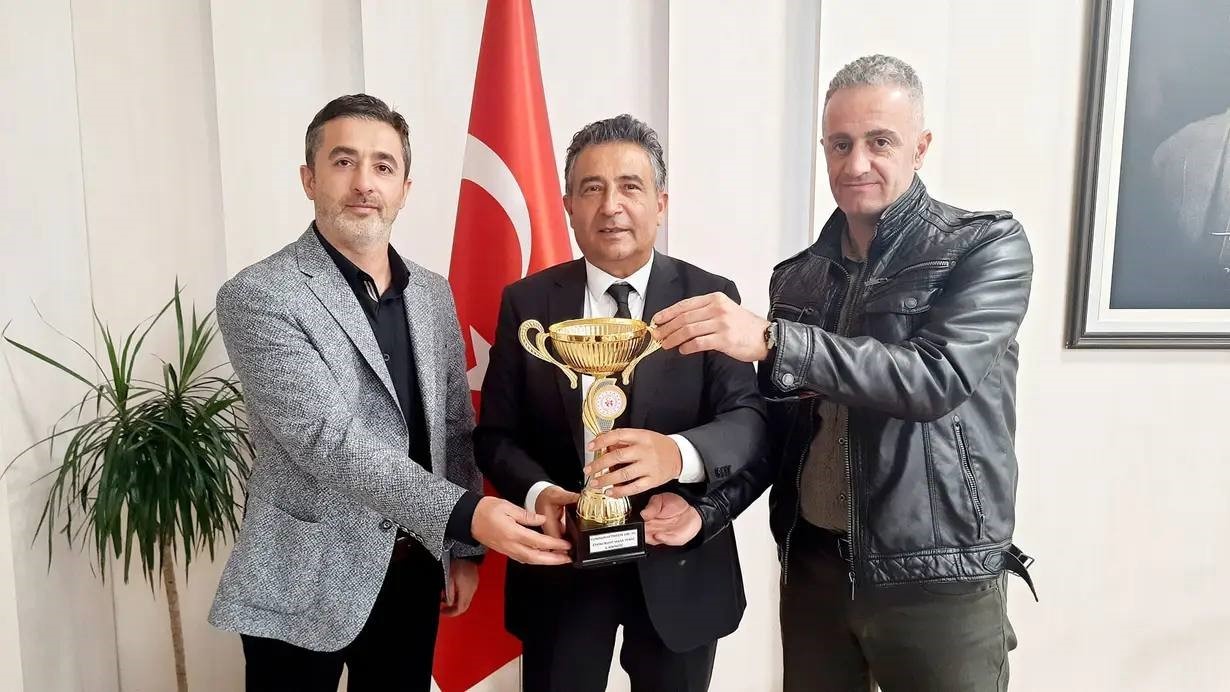 Kurumlar arası masa tenisi turnuvasında İl Milli Eğitim Müdürlüğü birinci oldu