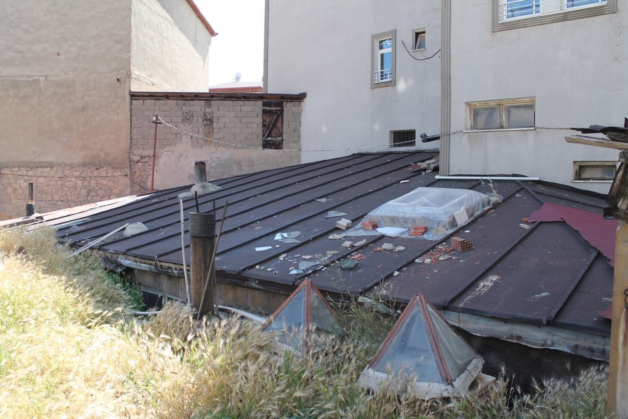 Yetkililerin g&ouml;rmezden geldiği Tarihi &Ccedil;arşı Hamamı restore edilmezse tarihe karışacak
