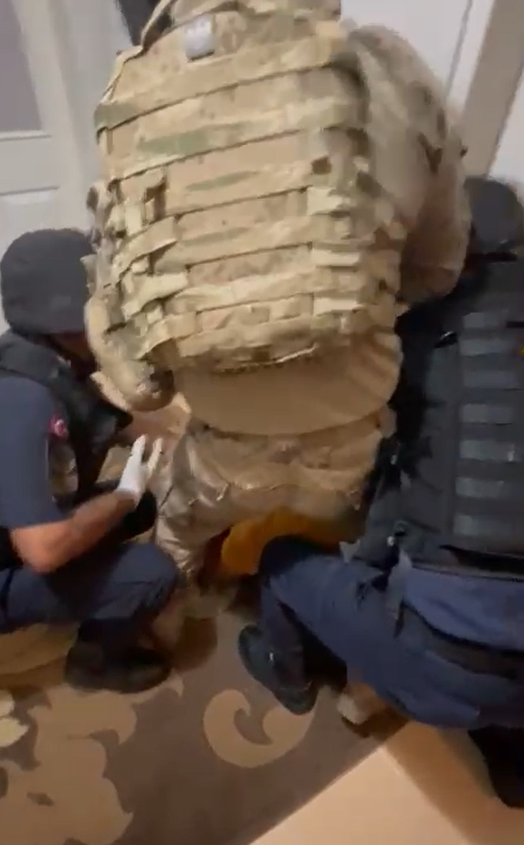 Yalova&rsquo;da cinayet su&ccedil;undan kırmızı b&uuml;ltenle aranan zanlı yakalandı
