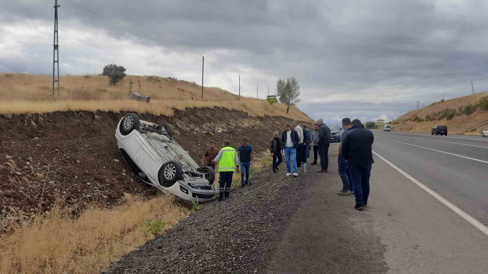 Bing&ouml;l&rsquo;de kontrol &ccedil;ıkan otomobil takla attı: 1 yaralı
