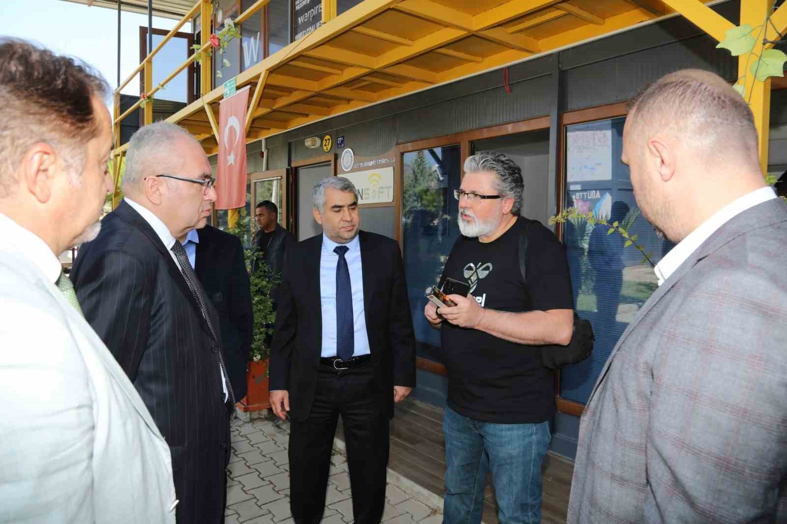 AD&Uuml; Rekt&ouml;r&uuml; Kent, Teknokent&rsquo;i ziyaret etti
