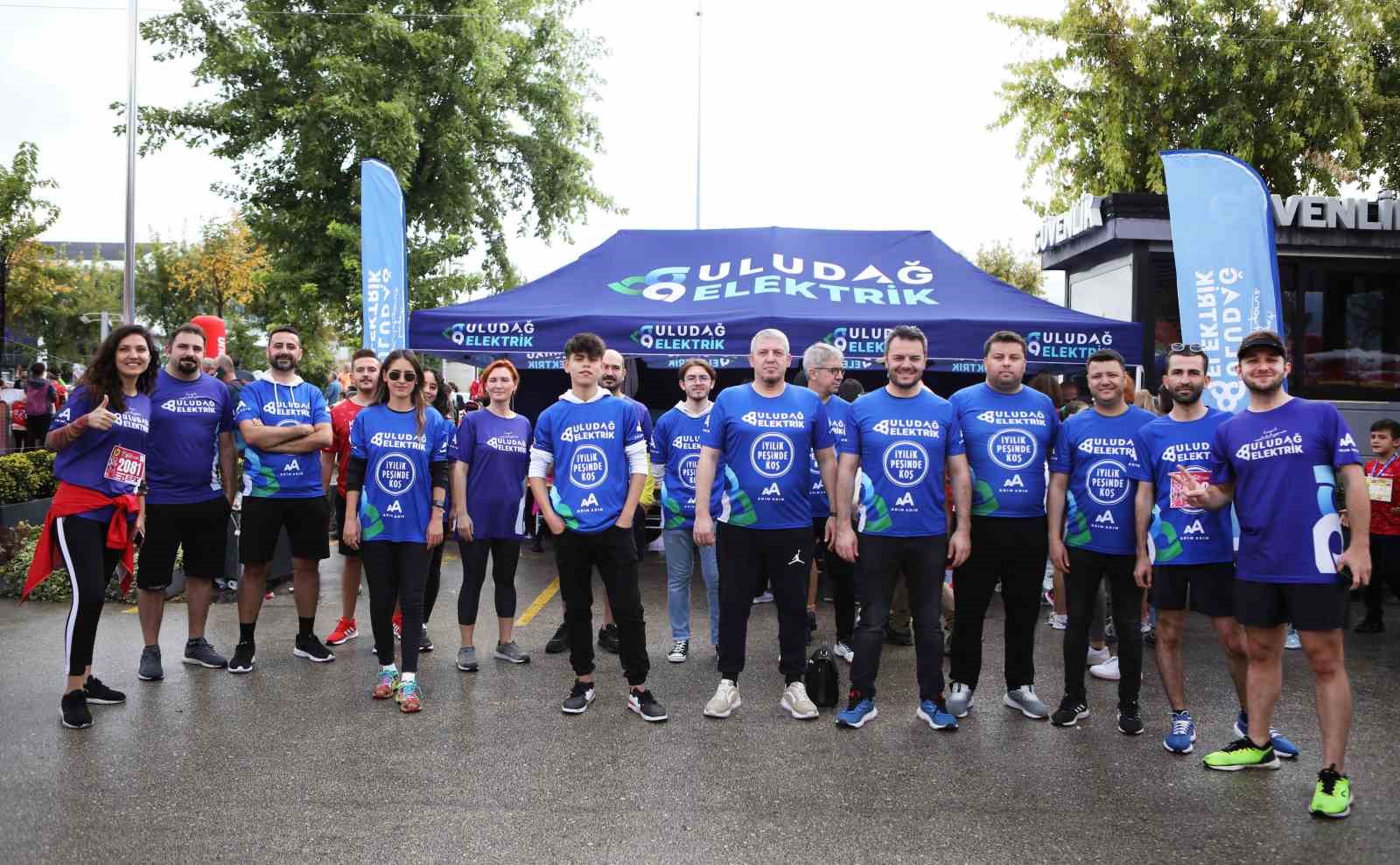 Uludağ Elektrik Koşu Takımı &lsquo;Hayalim Okul&rsquo; projesi i&ccedil;in koştu
