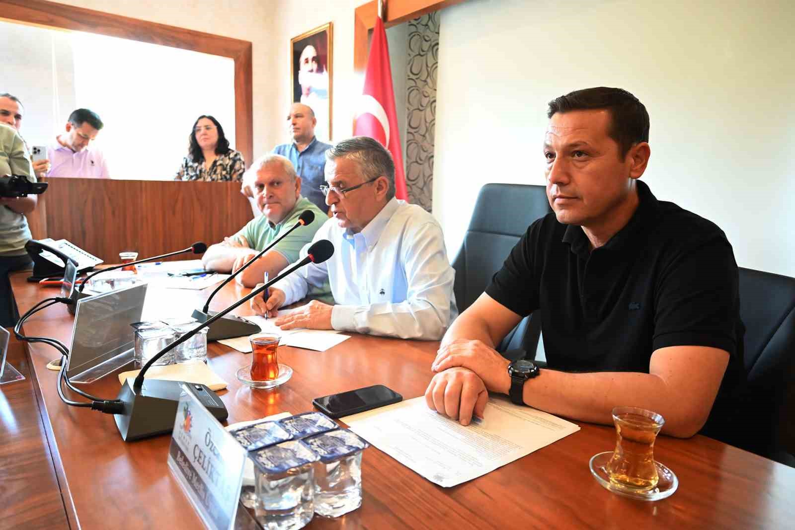 Başkan Topaloğlu: "Göynük ve Tekirova’ya kapalı pazar yeri geliyor"