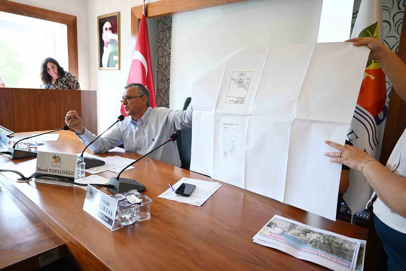 Başkan Topaloğlu: "Göynük ve Tekirova’ya kapalı pazar yeri geliyor"