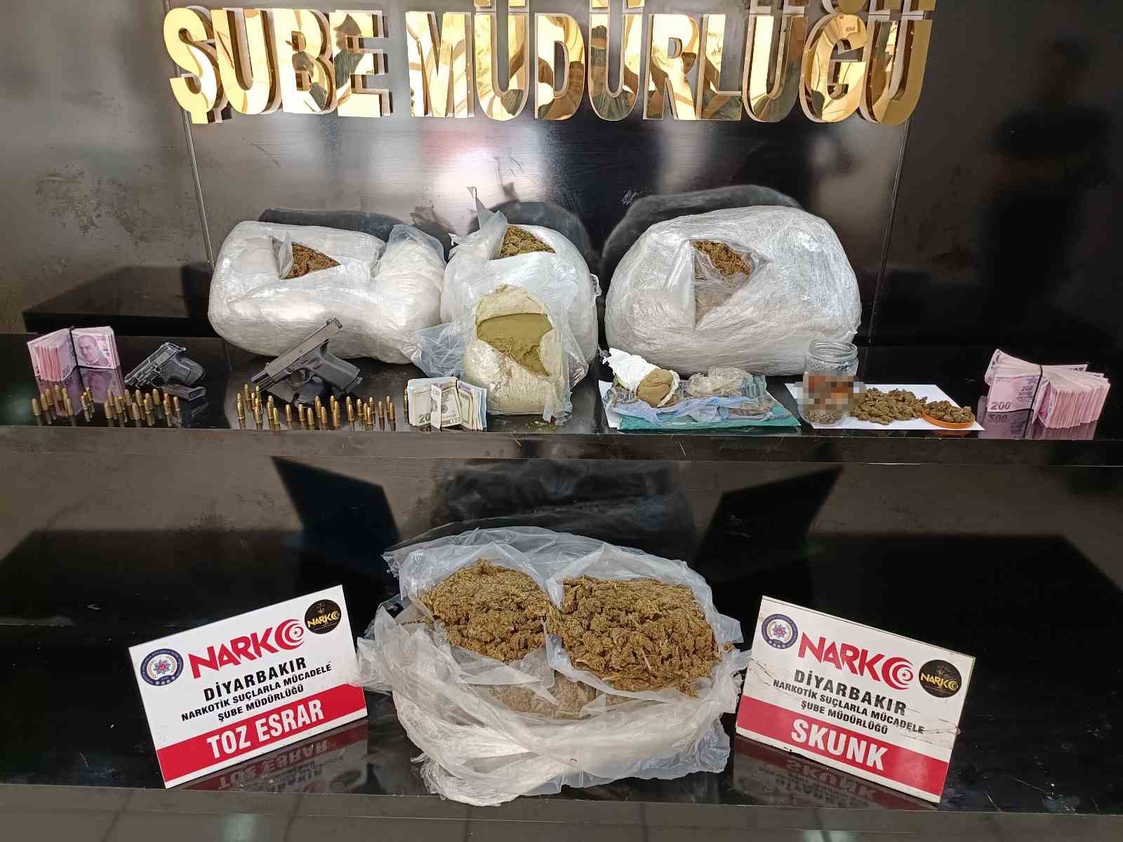 Diyarbakır merkezli 3 ilde uyuşturucu operasyonu: Gözaltına alınan 56 şüpheliden 10’u tutuklandı