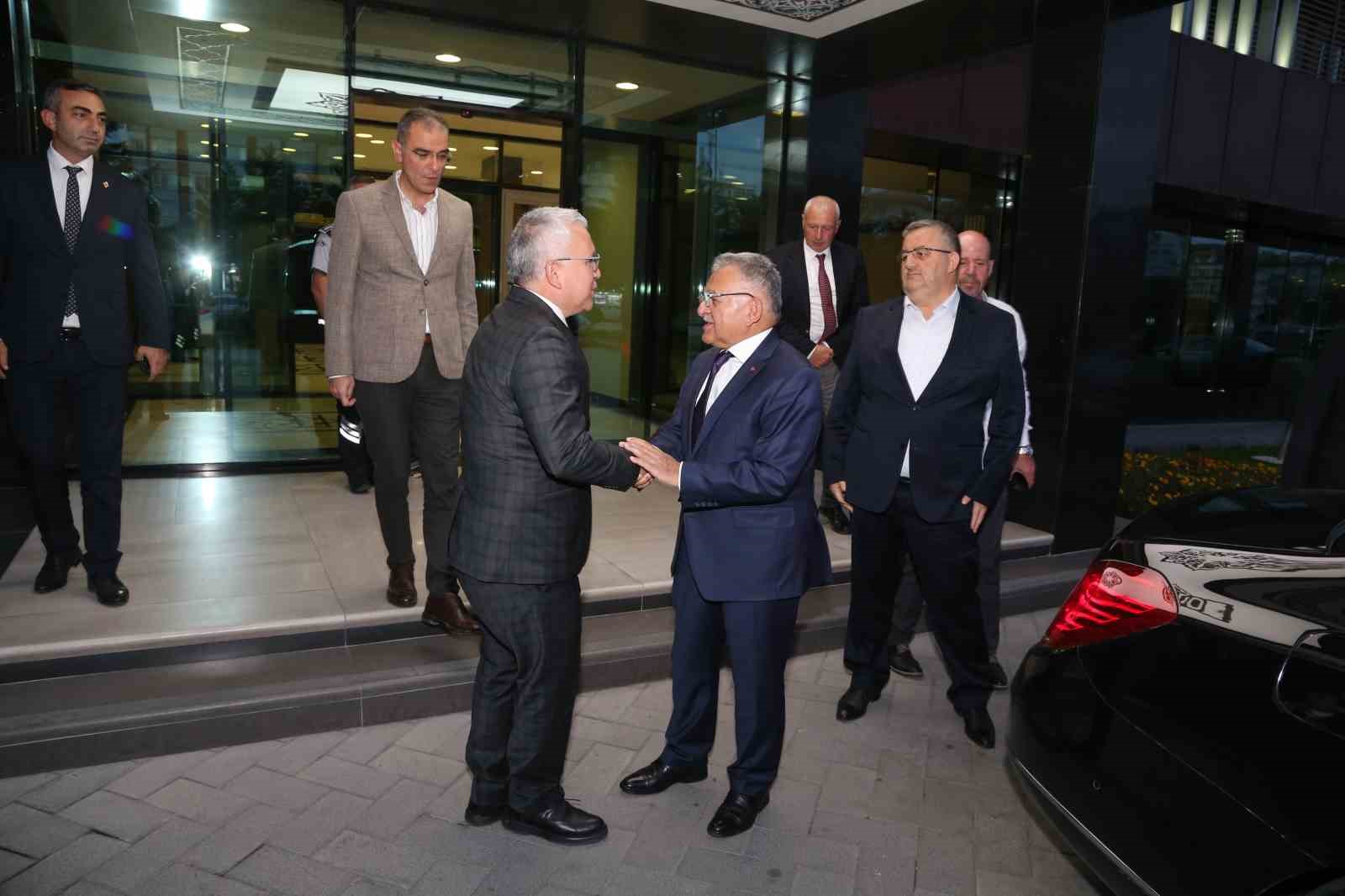 Sivas Valisi Şimşek'ten Başkan Büyükkılıç'a ziyaret