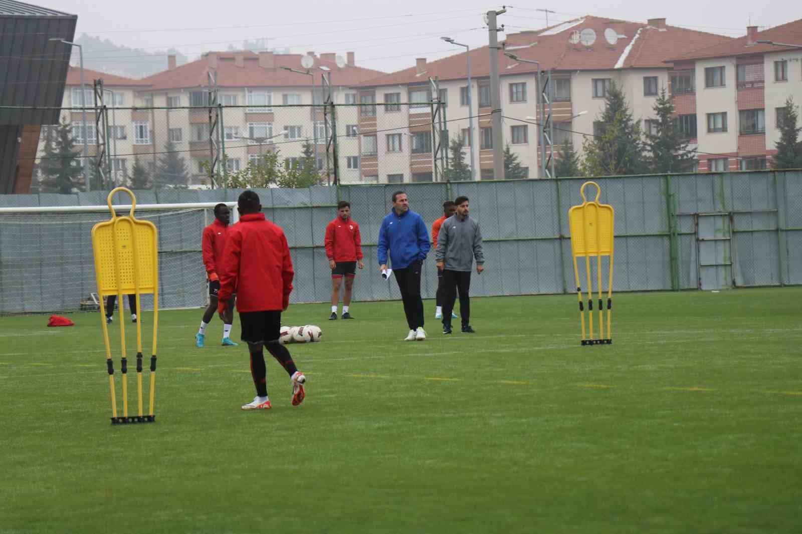 Yalçın Koşukavak: "İnşallah iyi bir planla Göztepe maçını kazanmak istiyoruz"
