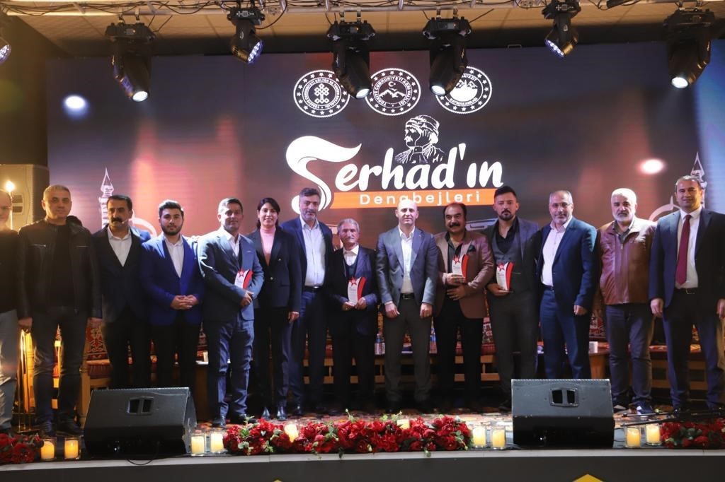 Ağrı&rsquo;da Serhad&rsquo;ın Dengbejleri programı b&uuml;y&uuml;k ilgi g&ouml;rd&uuml;
