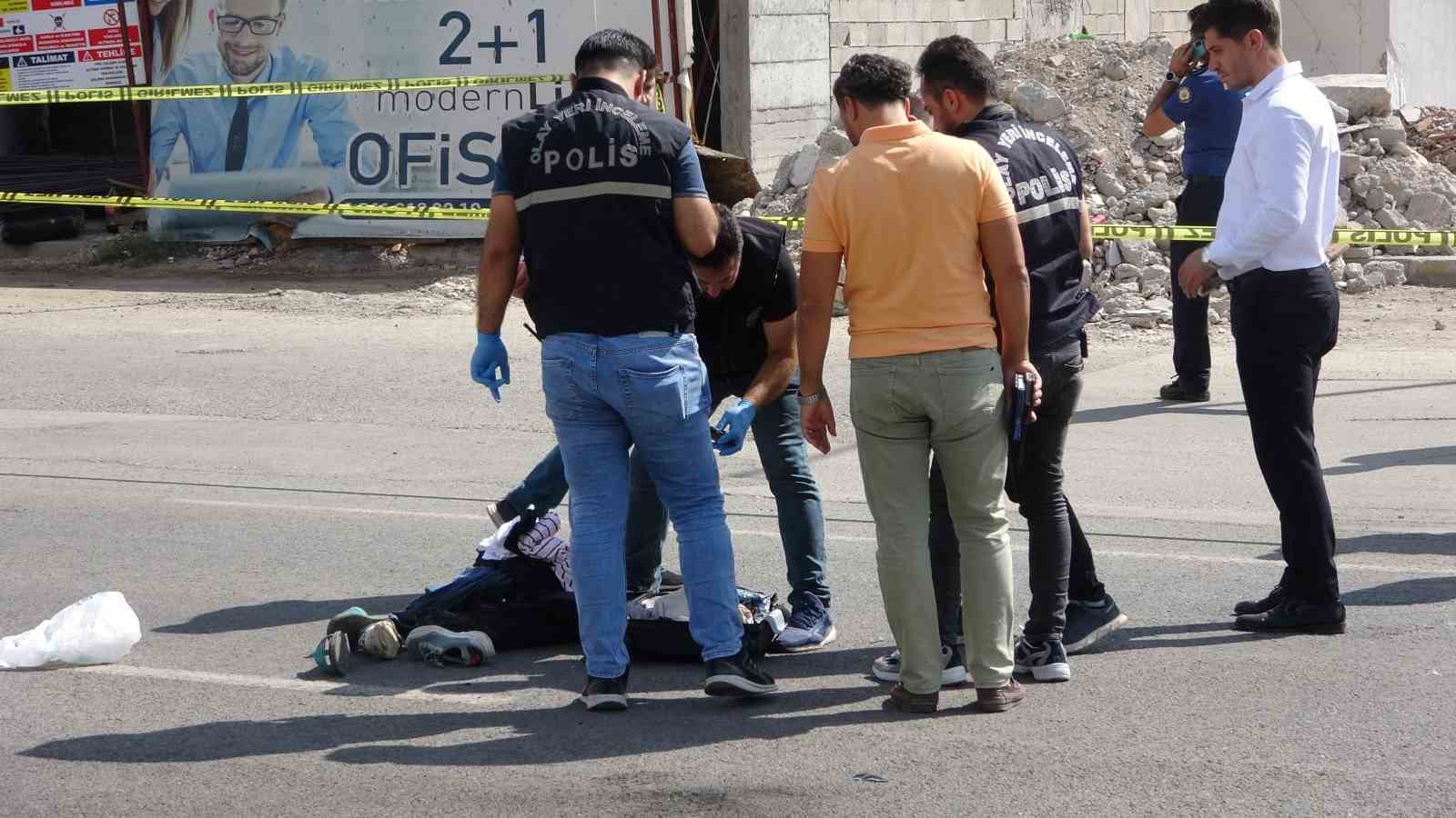 Valilik yakınlarında bomba paniği