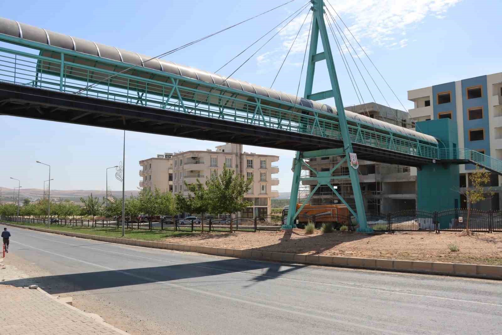 Büyükşehir’den Bozova ilçesine modern üst geçit