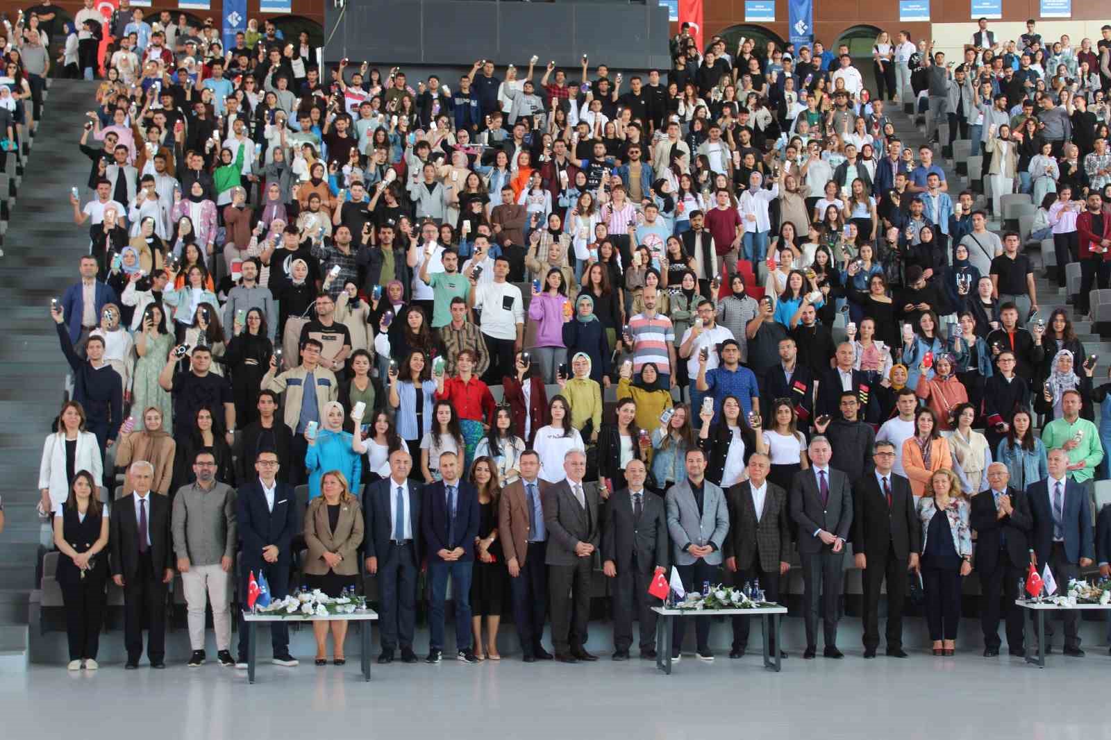 HK&Uuml;&rsquo;de 2 bine yakın yeni &ouml;ğrenci oryantasyon programıyla eğitime başladı
