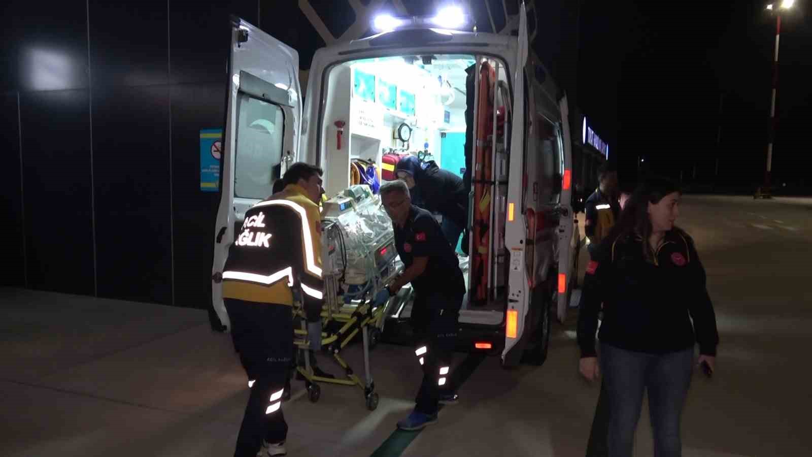 Down sendromlu Muhammet bebek ambulans uçakla sevk edildi