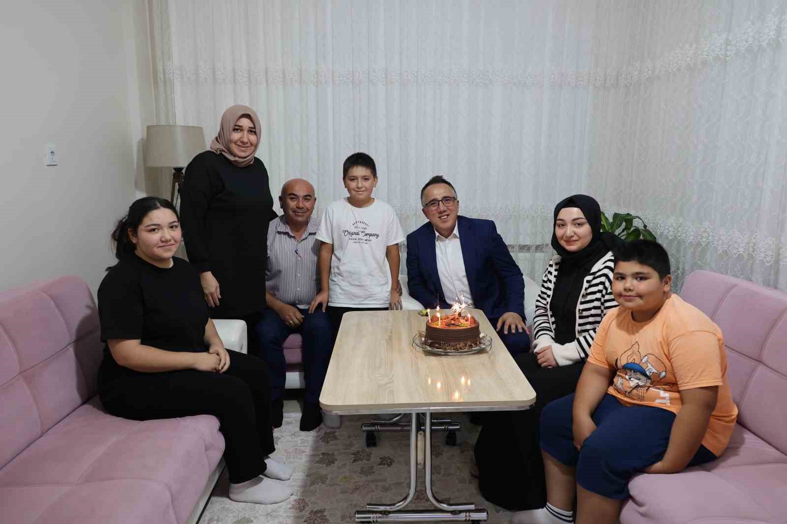 Başkan Savran ev ziyaretlerine devam ediyor
