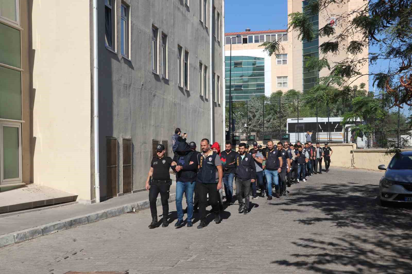 Diyarbakır’da 36 milyon para hacmi olan bahis çetesi şüphelileri adliyeye sevk edildi