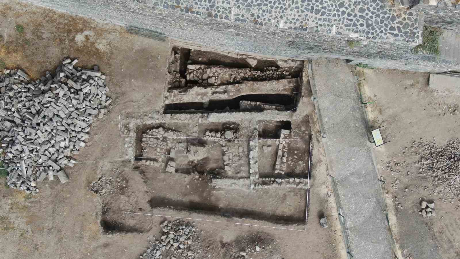 Kanuni Sultan Süleyman’ın kendi malından Diyarbakır’da yaptırdığı su kanalı ortaya çıktı