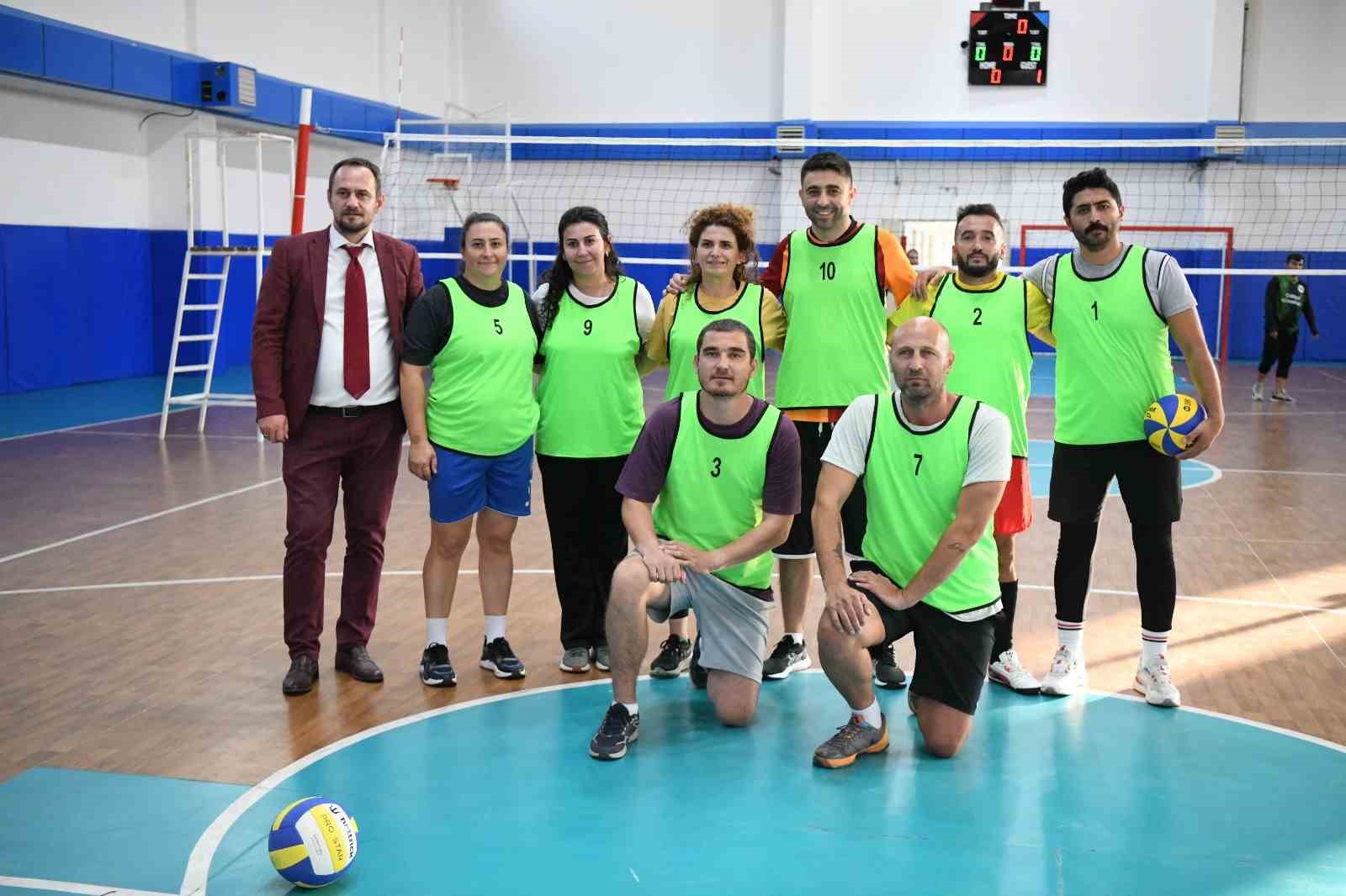 Cumhuriyet&rsquo;in 100&rsquo;&uuml;nc&uuml; yılında kamu kurumları arası voleybol turnuvası başladı
