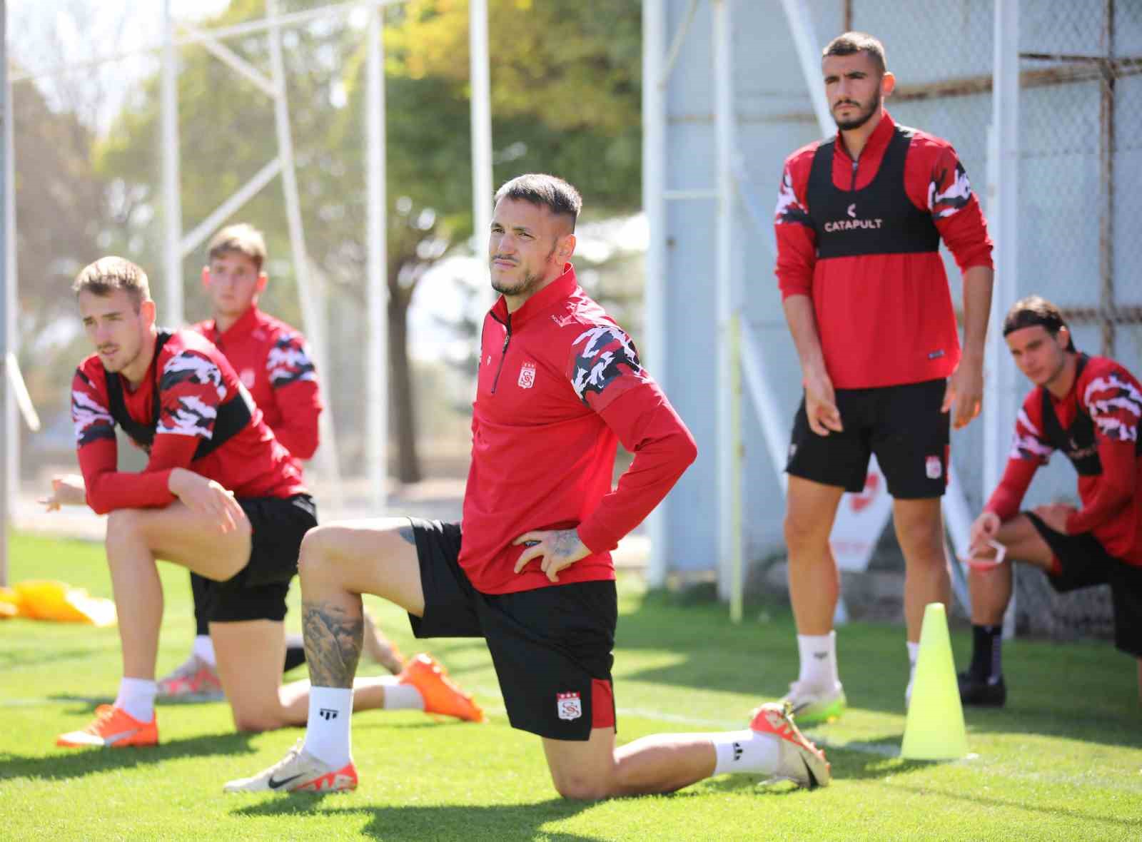Sivasspor’da futbolculara gözü kapalı antrenman
