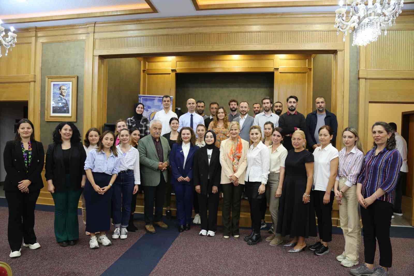 Avrasya &Uuml;niversitesi yeni akademik yıla kadrosunu g&uuml;&ccedil;lendirerek başladı
