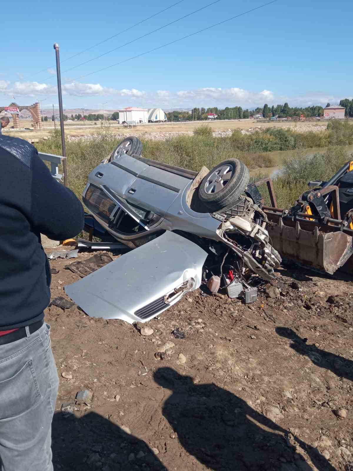 Muş’ta otomobil takla attı: 2 ölü