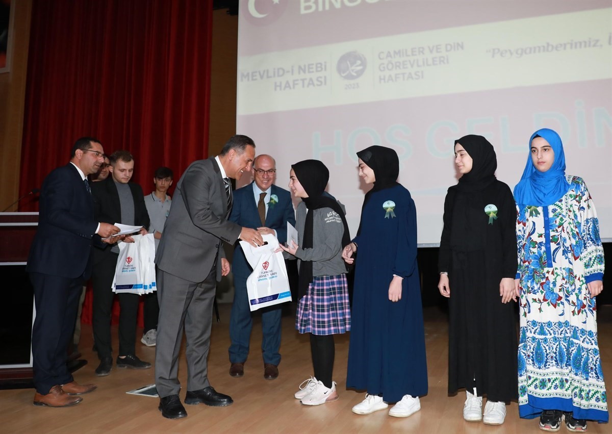Bing&ouml;l&rsquo;de &ldquo;Peygamberimiz, İman ve İstikamet&rdquo; konulu konferans d&uuml;zenlendi
