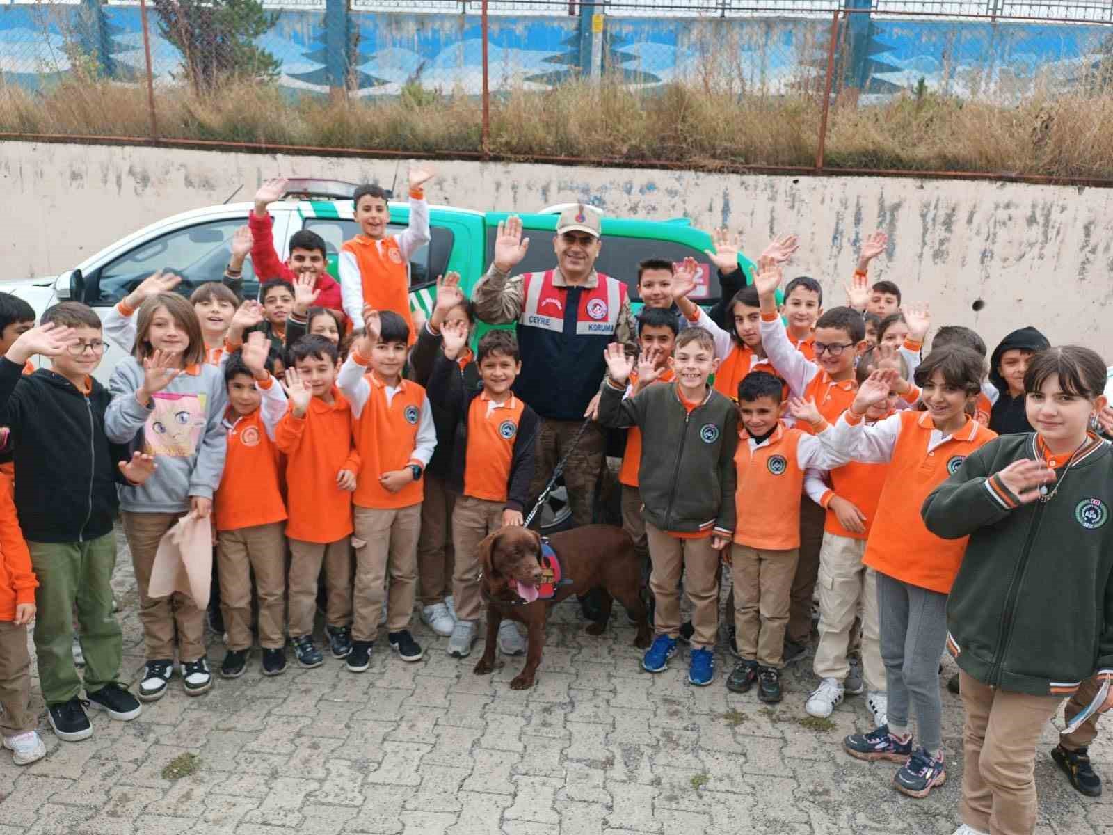 Ardahan&rsquo;da ormana 20 adet kuş kafesi konuldu
