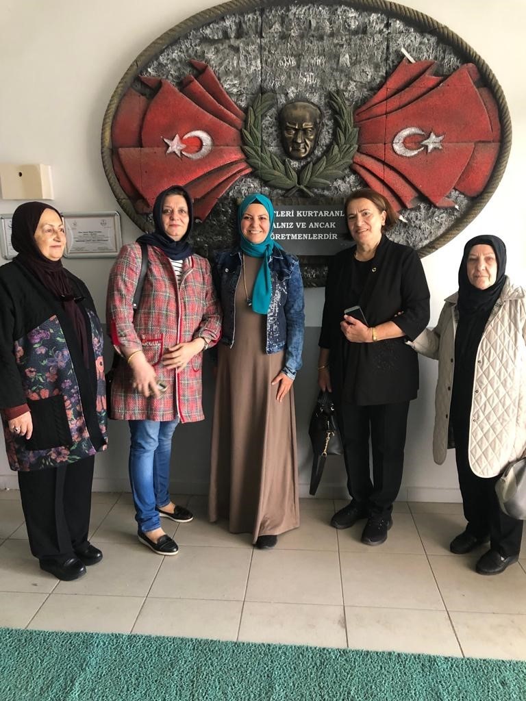 ER-VAK kadın komisyonundan Tuba &ouml;ğretmene tebrik ziyareti
