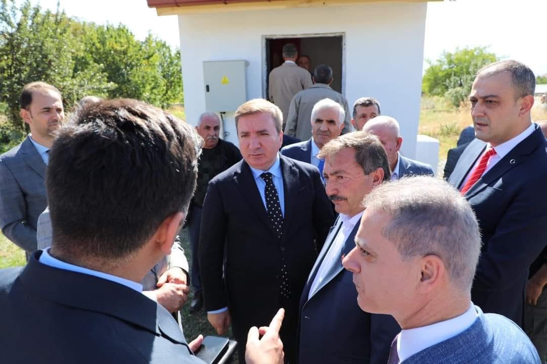 Bayırbağ&rsquo;da su kuyusu a&ccedil;ılarak evlerin i&ccedil;me su şebekesine takviye yapıldı
