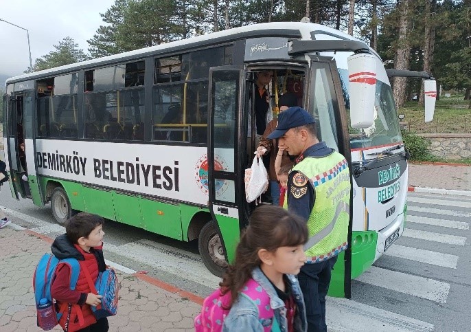 Kırklareli&rsquo;nde trafik denetimi: S&uuml;r&uuml;c&uuml;lere ceza yağdı

