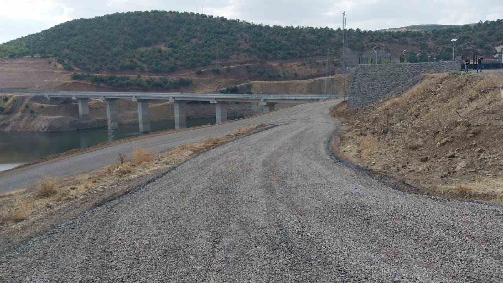 Bingöl’de  yol yapım çalışmaları sürüyor