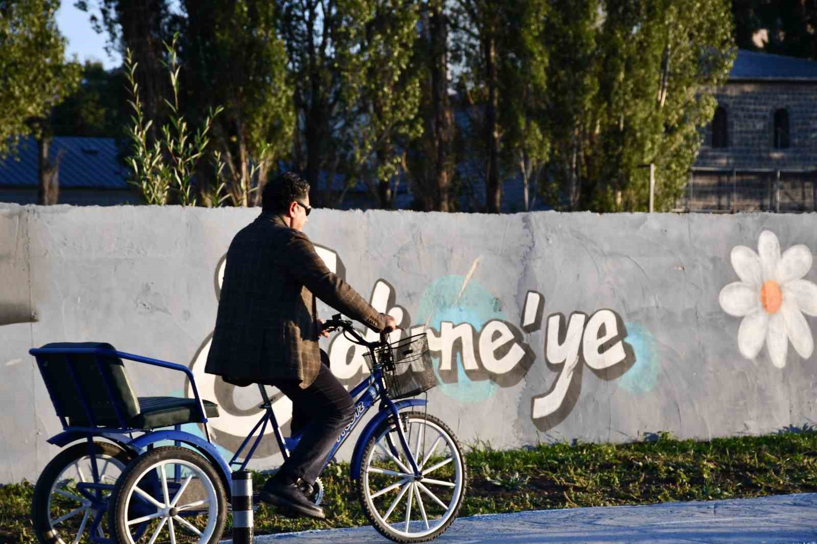 Başkan Demir, Doğu Ekspresinin 50 kilometrelik altyapısını yapmaya talibiz
