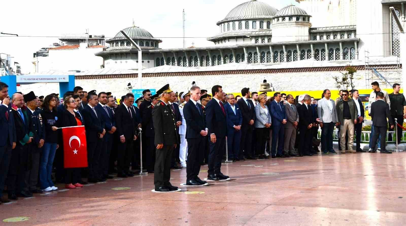 İstanbul’un kurtuluşunun 100. yıl dönümü Taksim’de kutlandı