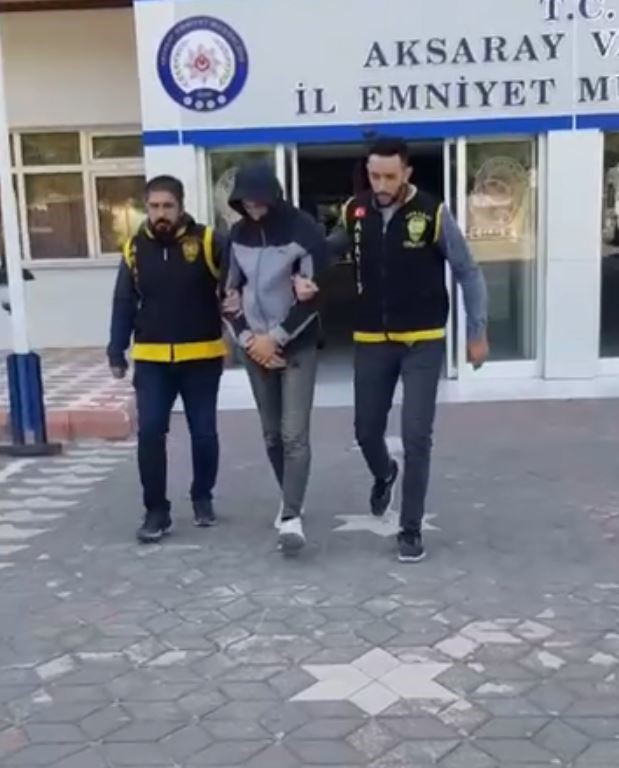 G&uuml;venlik kamerasına yakalanan hırsız tutuklandı
