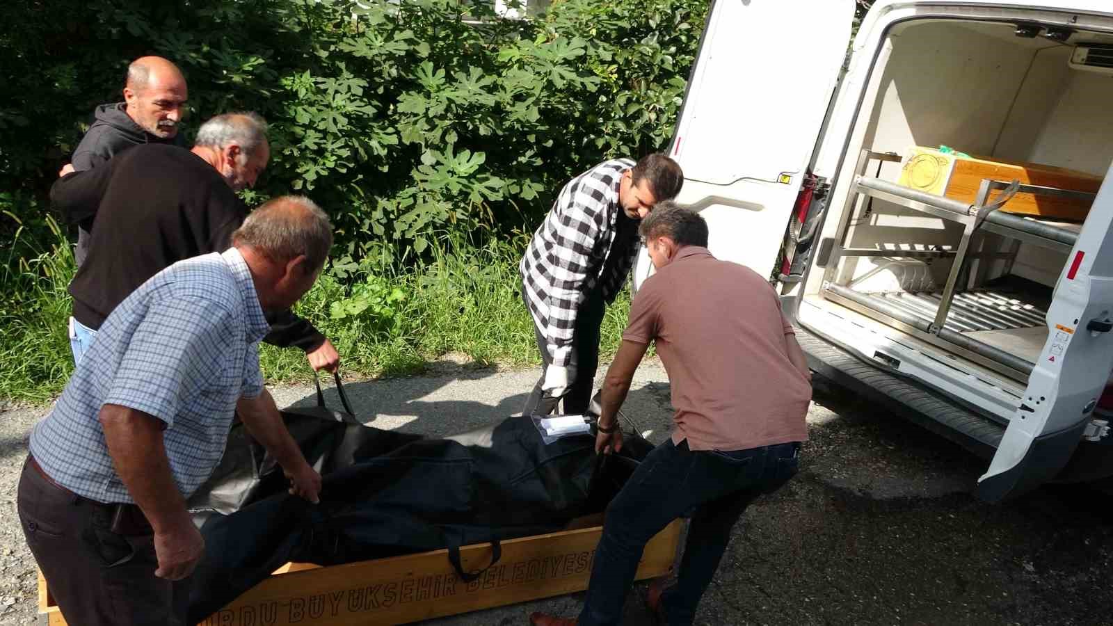 3 g&uuml;nd&uuml;r kayıp şahsın cesedi yabani hayvanlarca par&ccedil;alanmış halde bulundu
