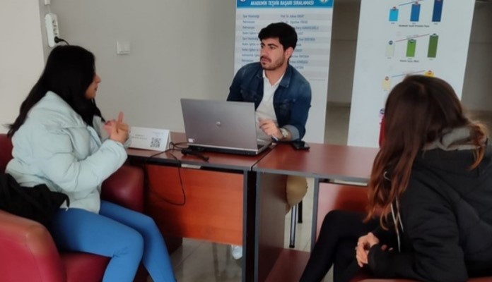 DP&Uuml; &ouml;ğrencilerini yalnız bırakmıyor
