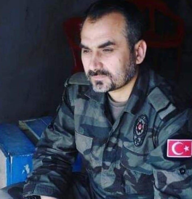 Suriye&rsquo;de şehit olan İzmirli polise y&uuml;rek yakan veda
