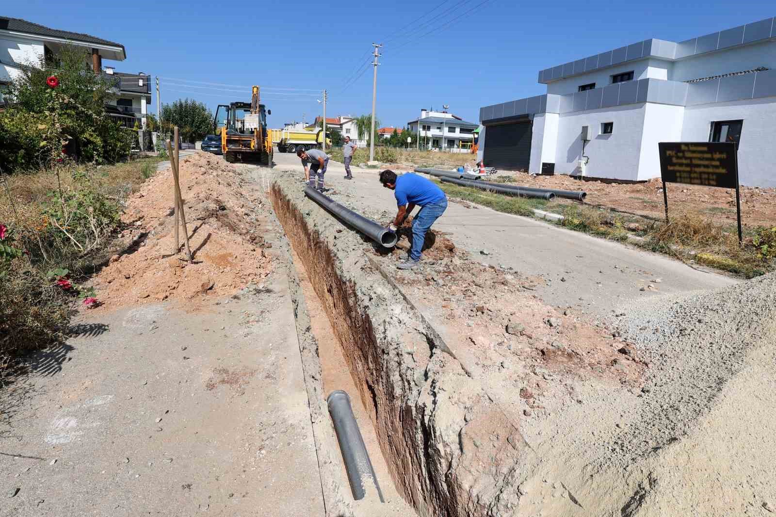 Uşak Belediyesi &ccedil;alışmalarına hız kesmede devam ediyor
