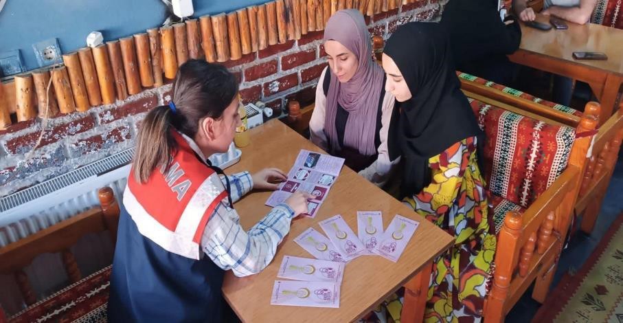 Jandarma, ’Kadın destek uygulaması’ hakkında bilgilendirme yaptı