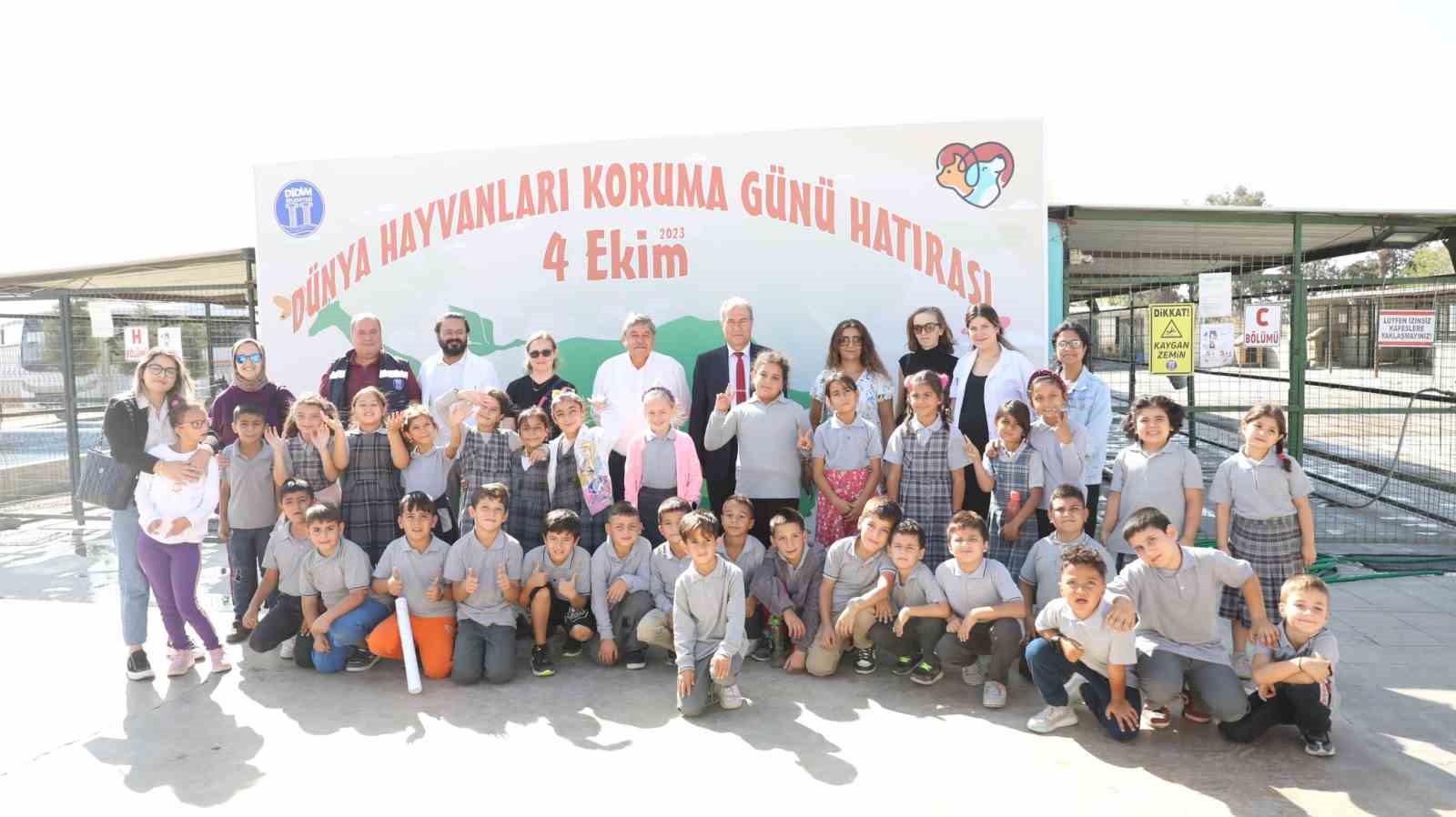 Didim&rsquo;deki hayvan barınağı minik &ouml;ğrencileri ağırladı
