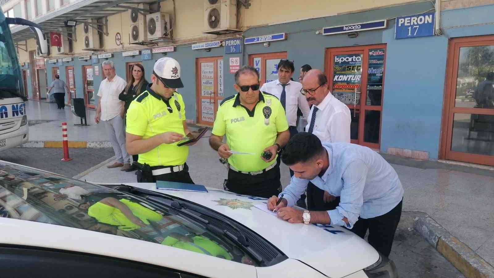 Şehirlerarası otobüslerde sivil trafik denetimi yapılıyor