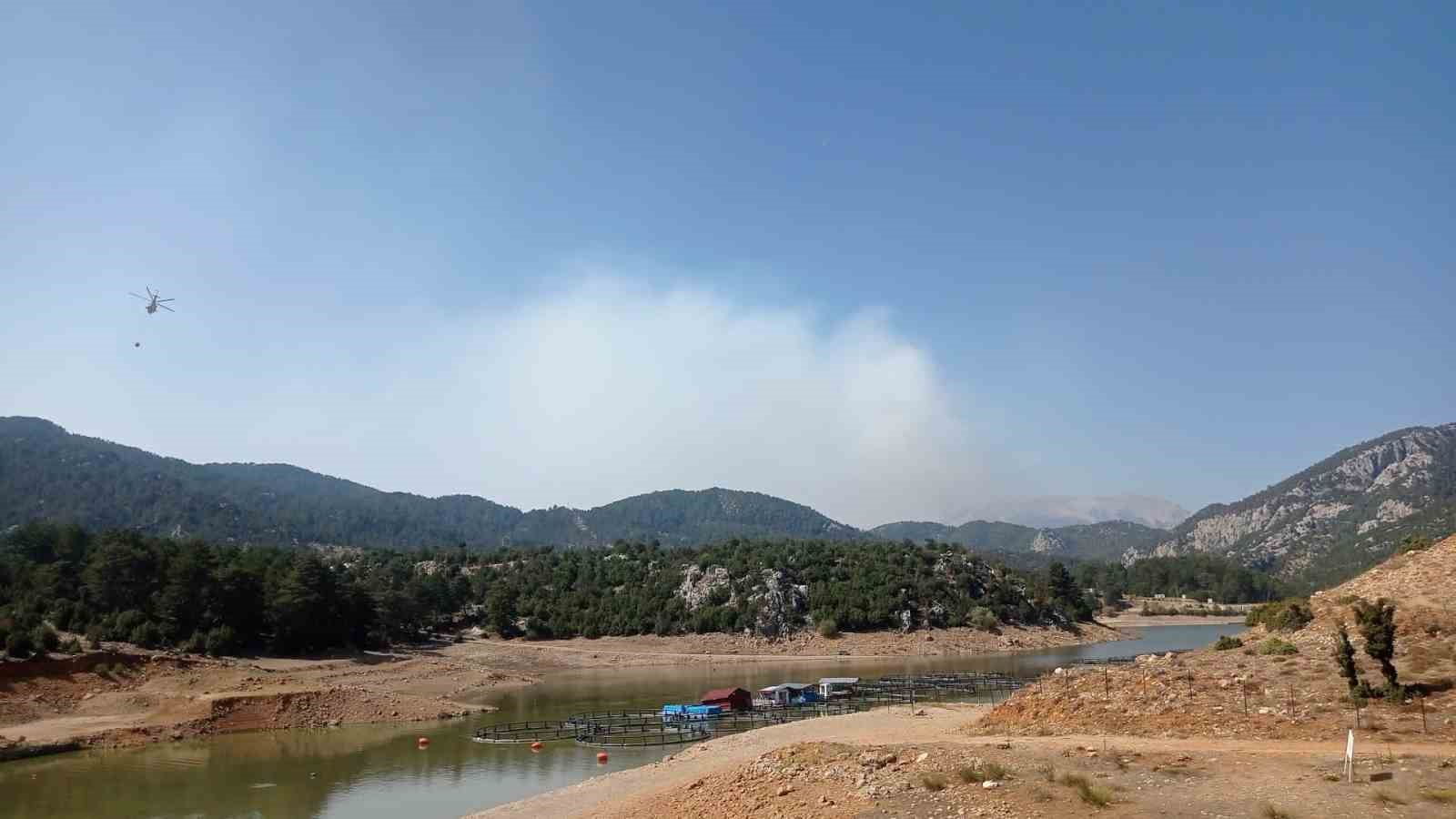 Burdur’da Karanlıkdere Kanyonu’nda kontrol altına alınan yangın tekrar başladı