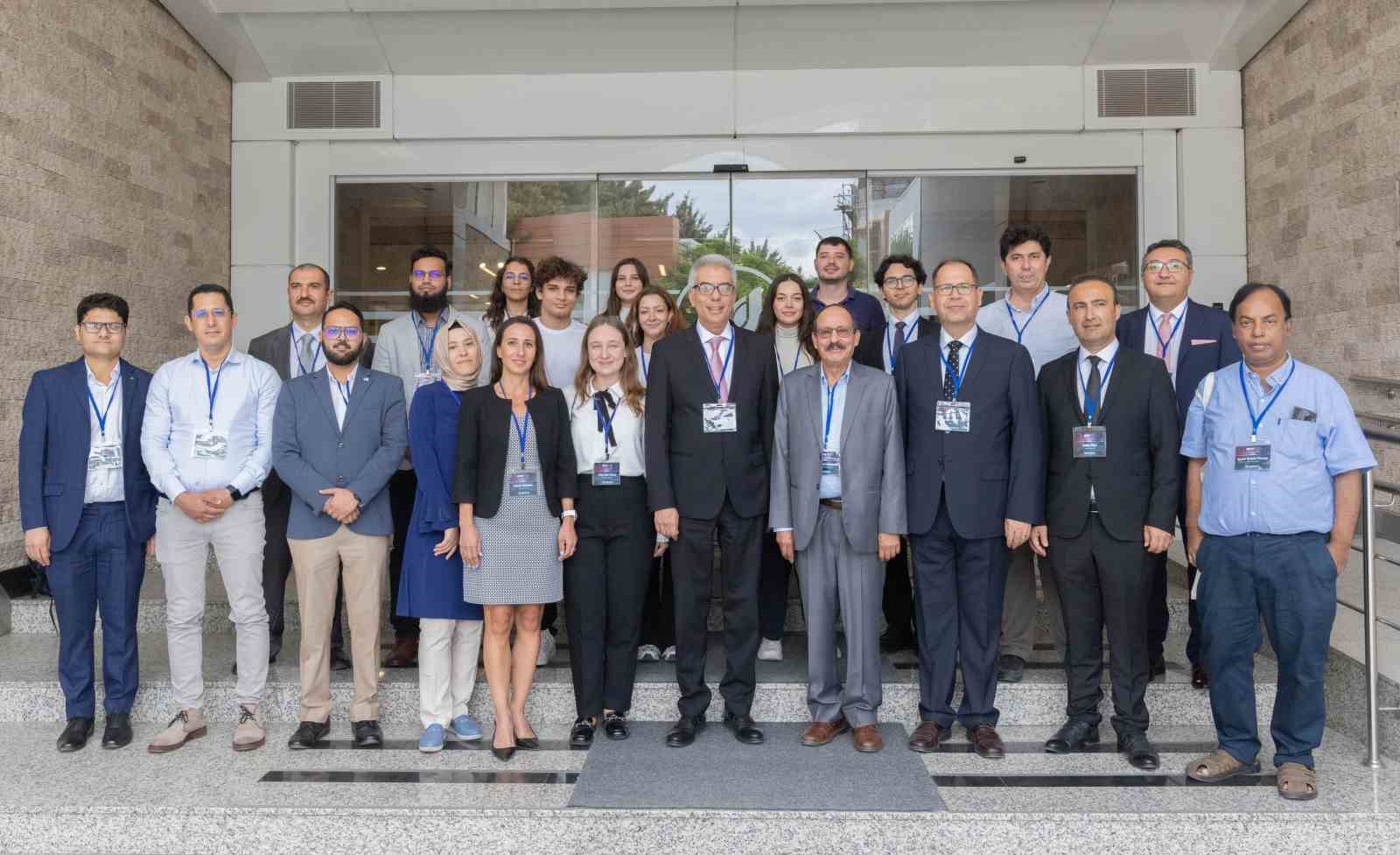 Bilim adamları ‘Sürdürülebilirlik’ için İzmir’de buluştu