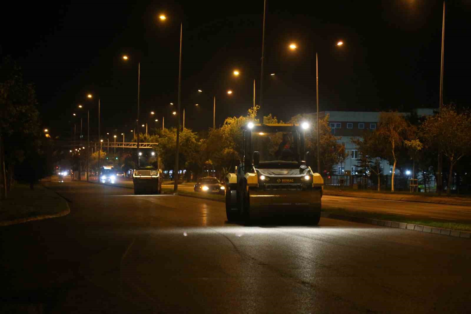 Büyükşehir Belediyesi’nden gece mesaisi