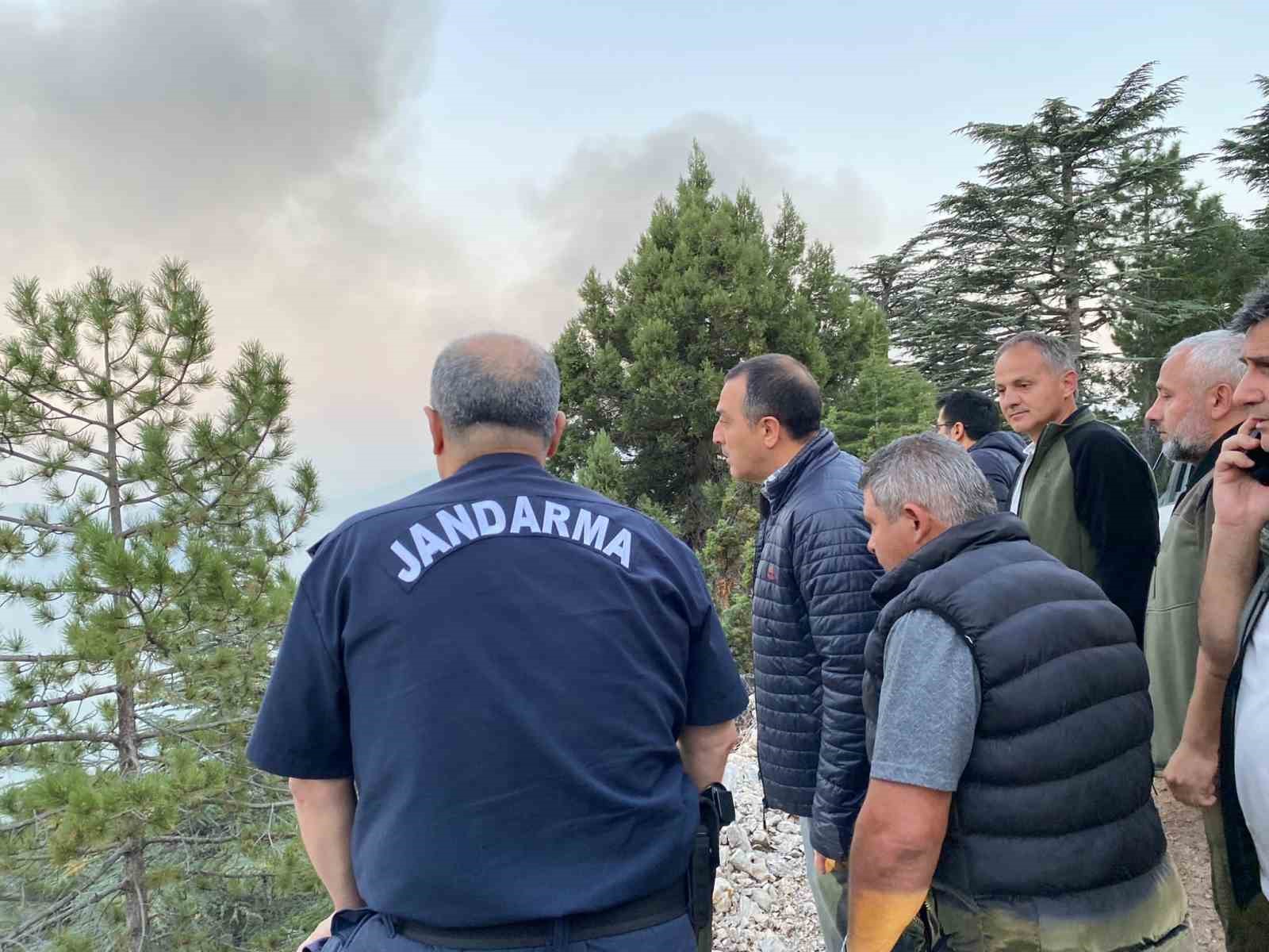Karanlıkdere Kanyonu’ndaki yangına müdahale sürüyor