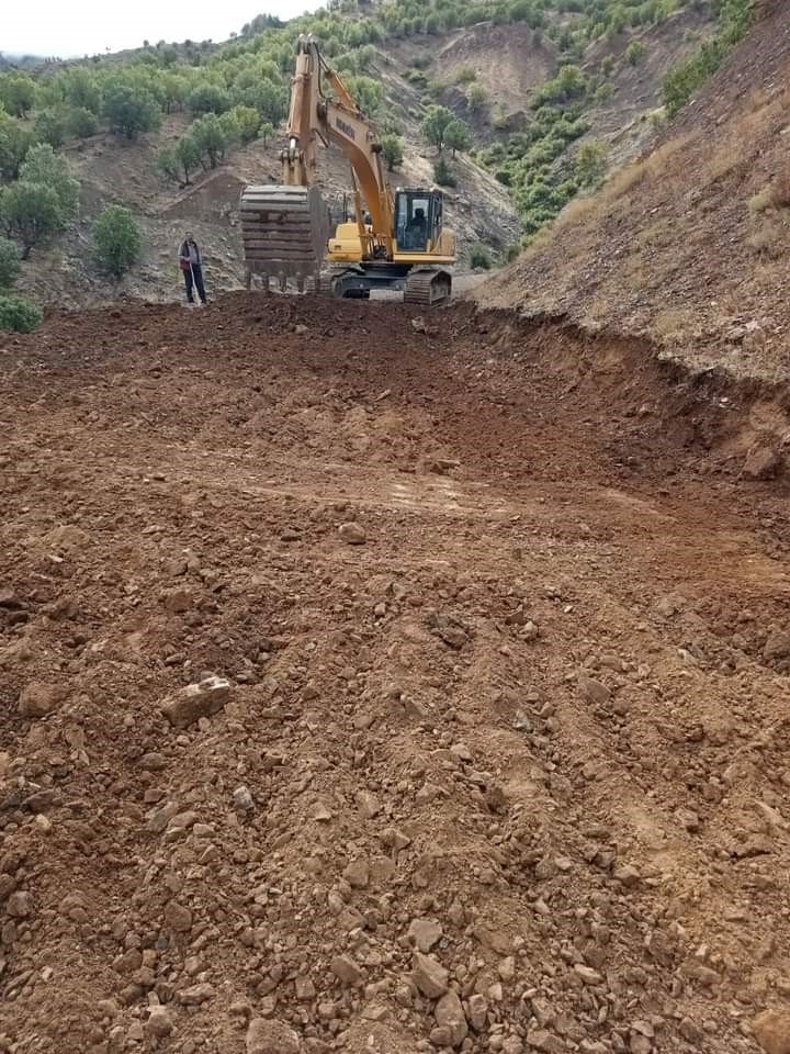 Kulp’ta heyelan sonrası temizlik çalışmaları devam ediyor