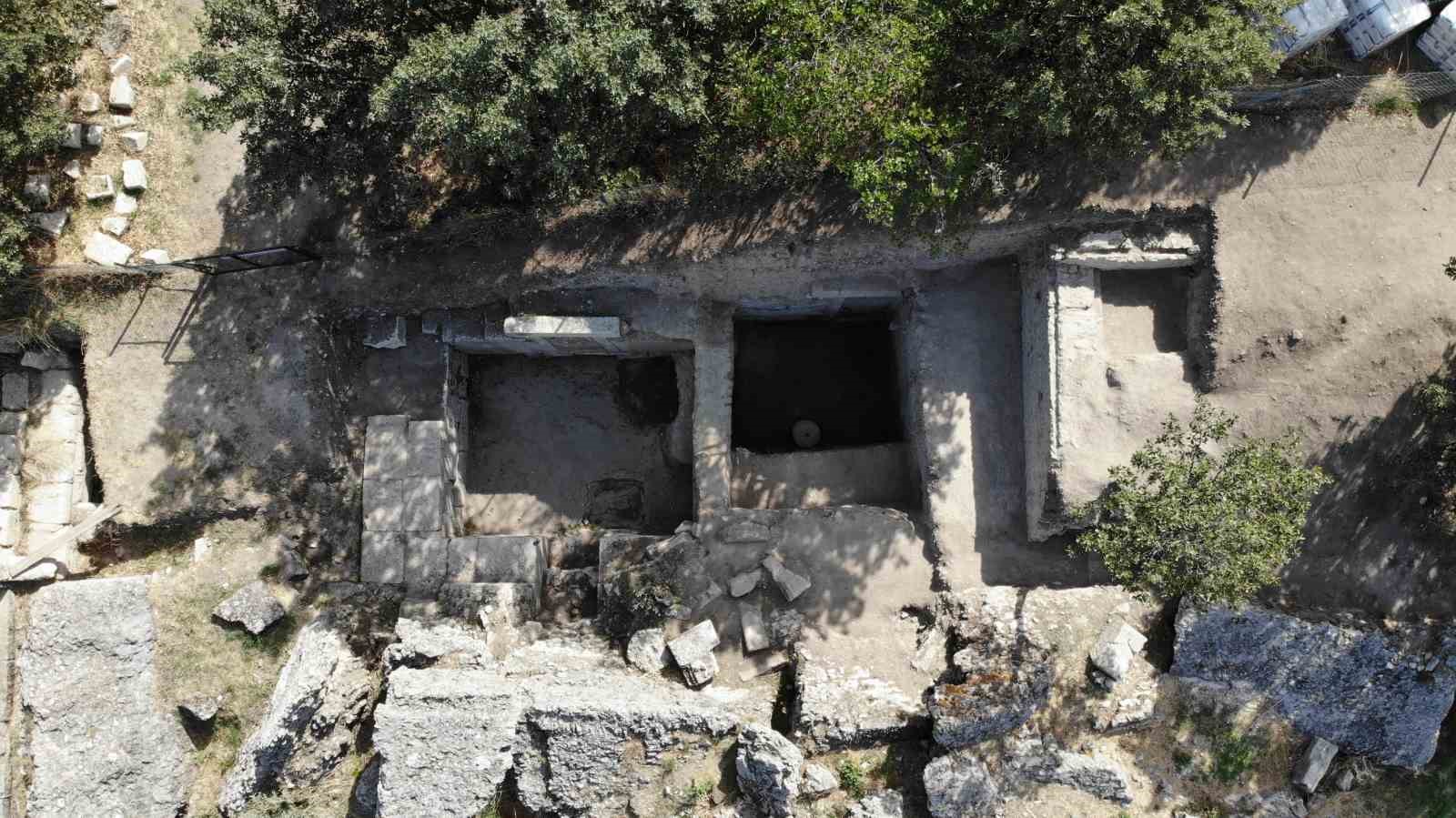 (Özel) Alexandria Troas Antik Kenti’nde 2 bin 200 yıllık dükkan bulundu