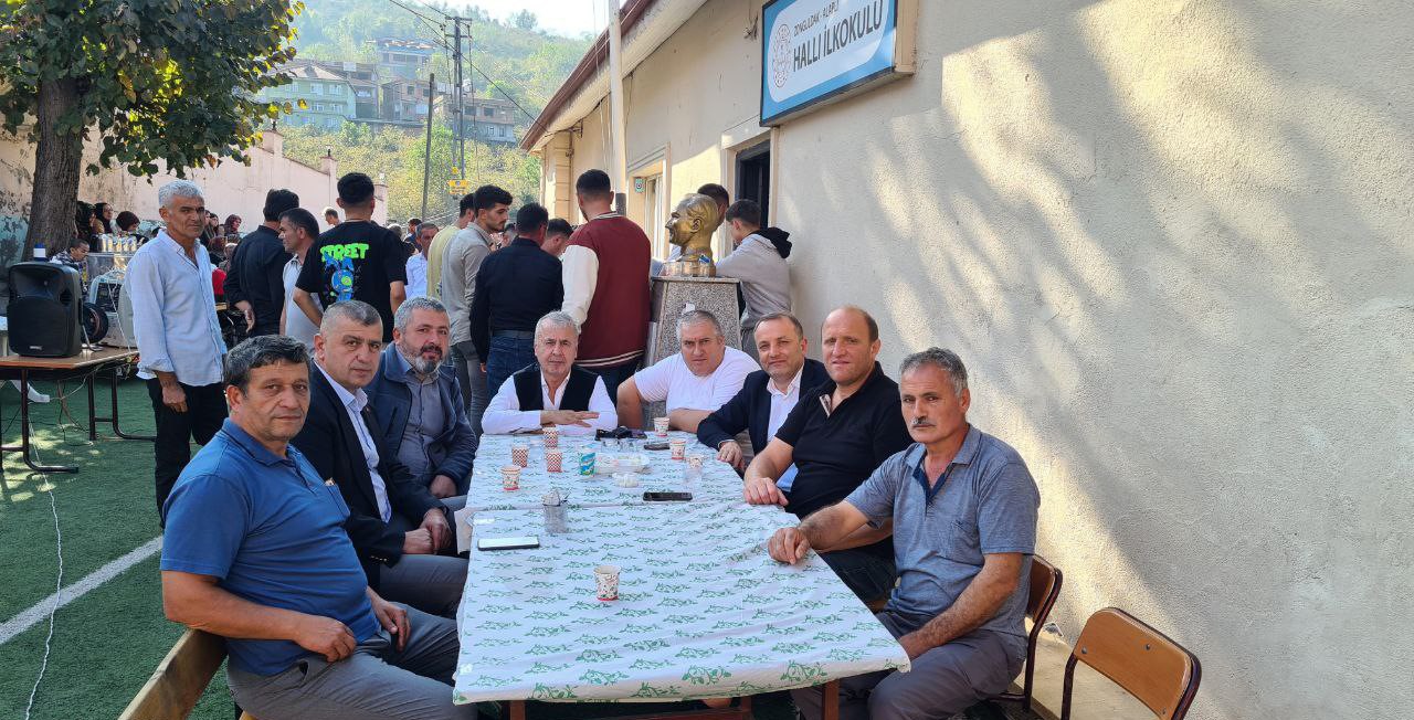EYT&rsquo;den emekli oldular, Mevlid okutup 3 bin kişiye yemek dağıttılar
