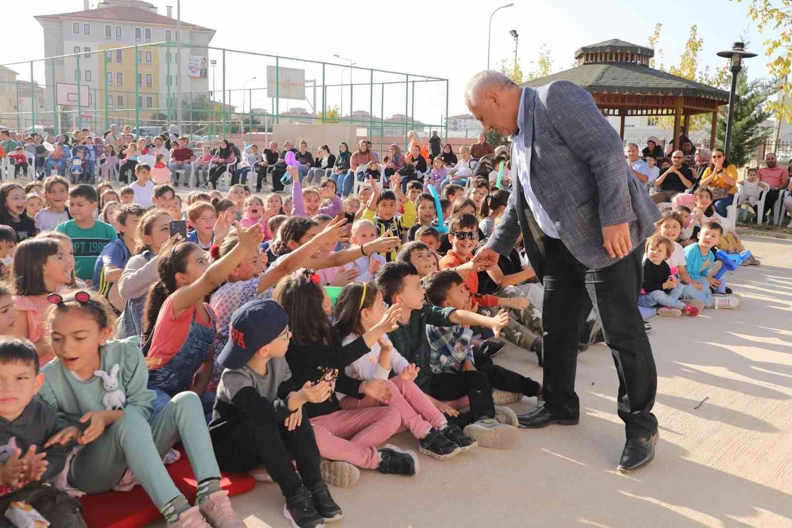 Afyonkarahisar’da Çocuk Şenliği etkinliği sürüyor