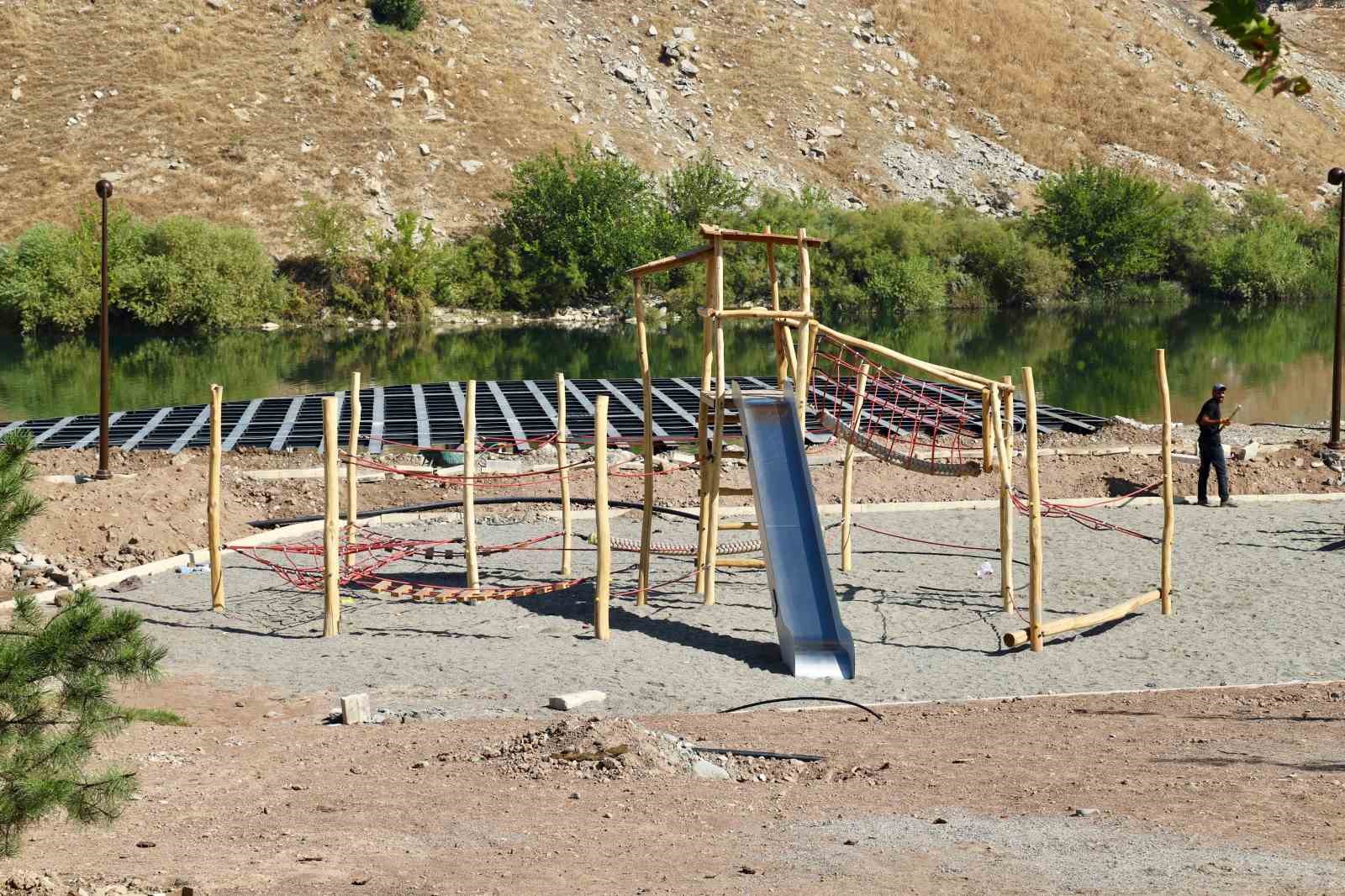 Silvan&rsquo;da başlatılan projeler devam ediyor
