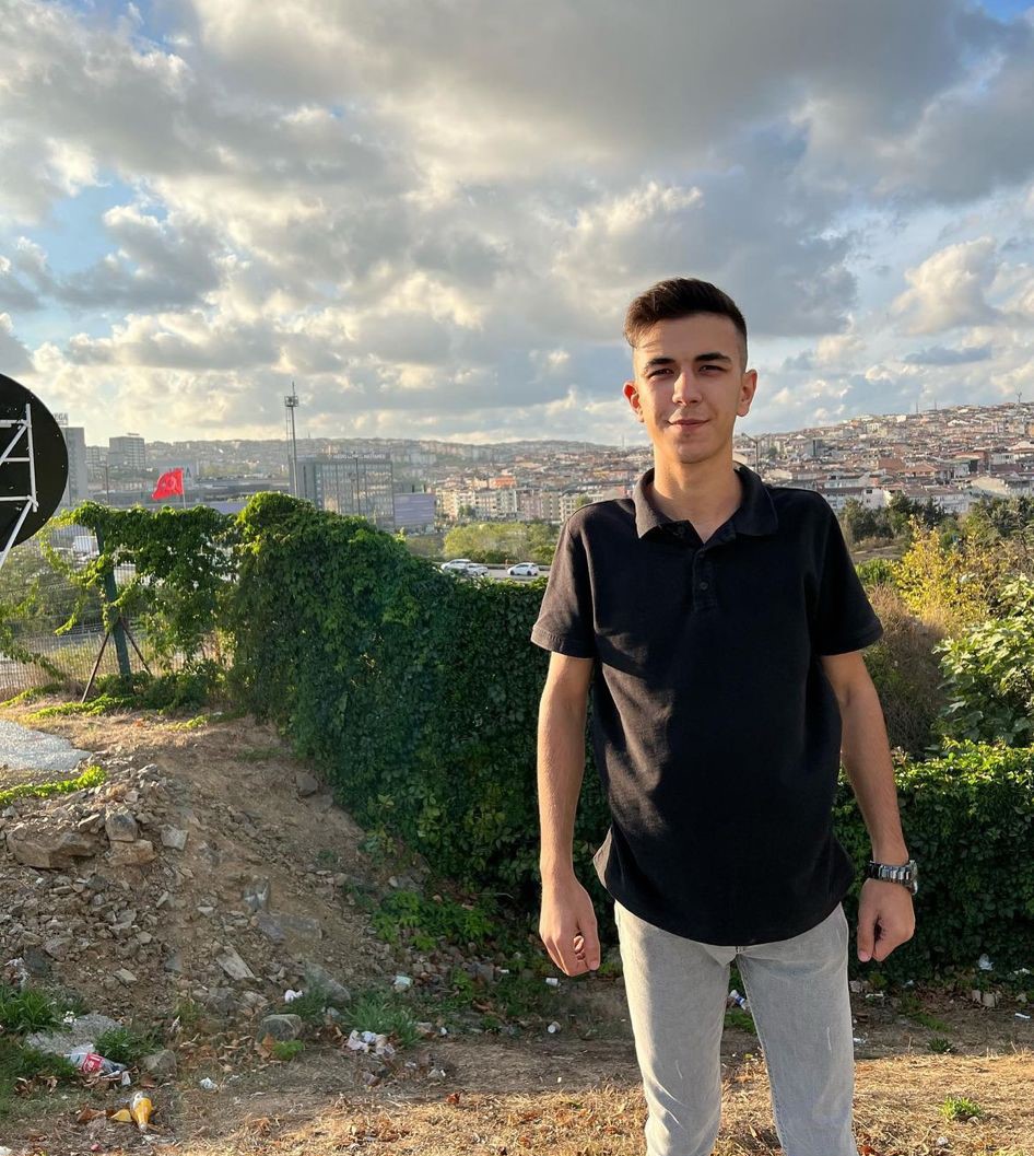 Gaziosmanpaşa&rsquo;da taksi ile motosikletin &ccedil;arpıştığı kazada &ouml;l&uuml; sayısı 2&rsquo;ye y&uuml;kseldi
