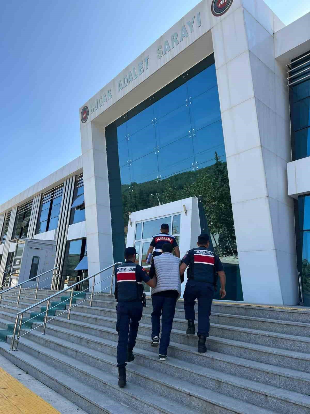 Burdur&rsquo;da jandarmanın uyuşturucu operasyonunda 1 ş&uuml;pheli tutuklandı
